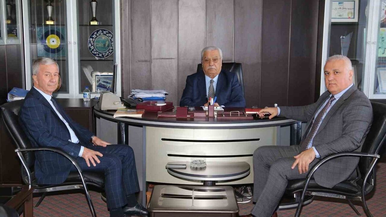 Alanya'nın Vergi Rekortmenlerine Plaket Takdimi