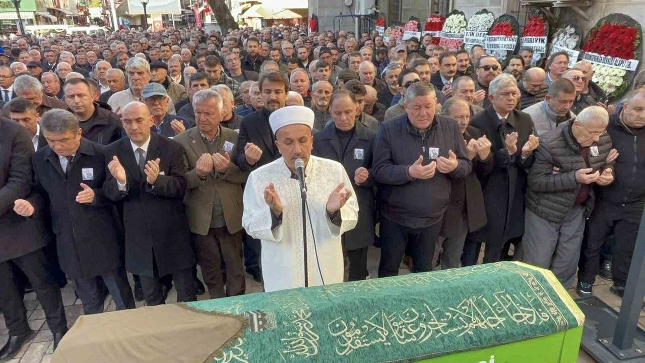 Alaplı Belediye Başkanı Nuri Tekin’in Annnesi Son Yolculuğuna Uğurlandı