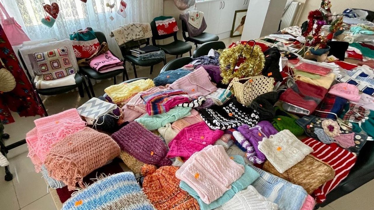 Aliağa Belediye Başkanı'na Destek Plaketi