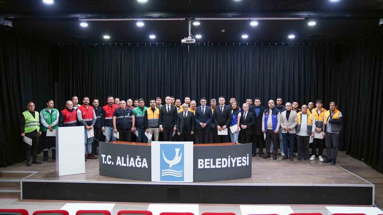 Aliağa'da Orman Yangınlarıyla Mücadele Edenlere Teşekkür Belgeleri