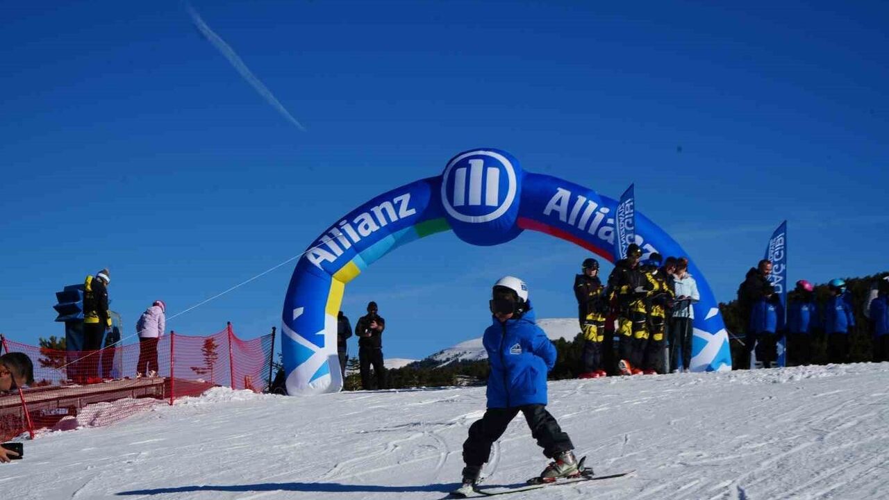 Allianz Türkiye'den Kız Çocuklarına Kayak Desteği