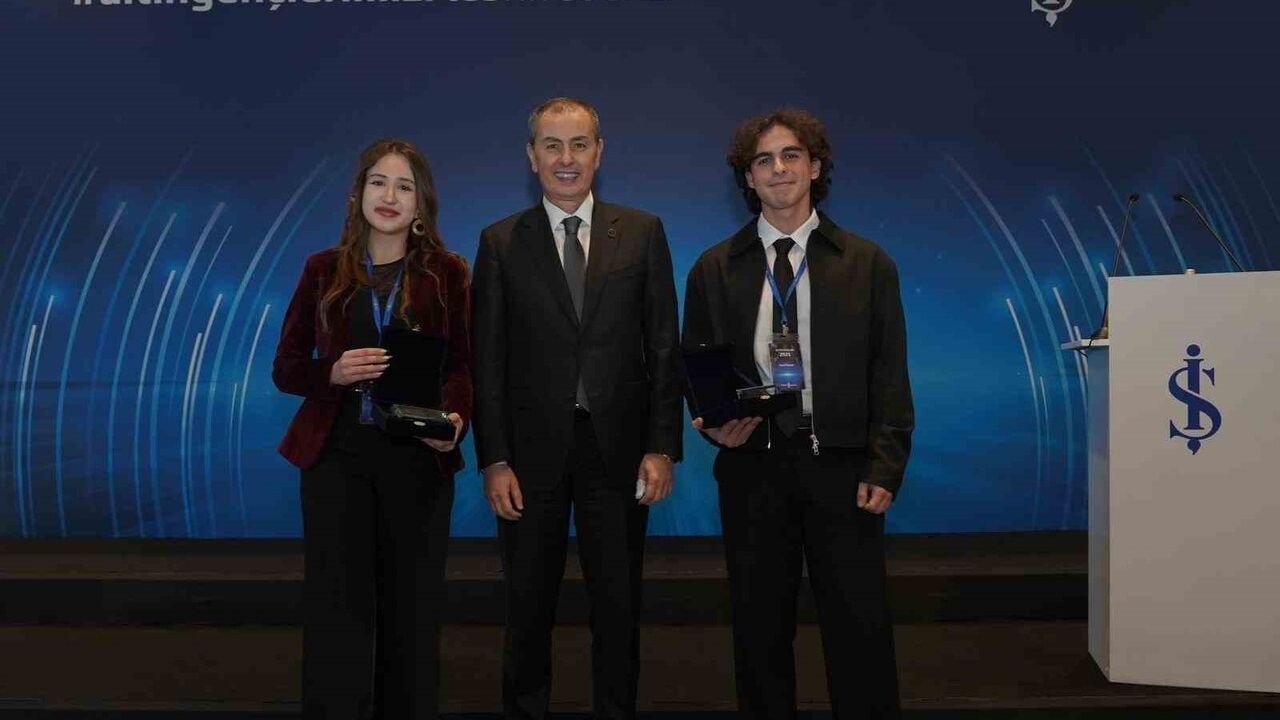 Altın Gençler Geleneği: 54 Yılda 4 Bine Yakın Genç Ödüllendirildi