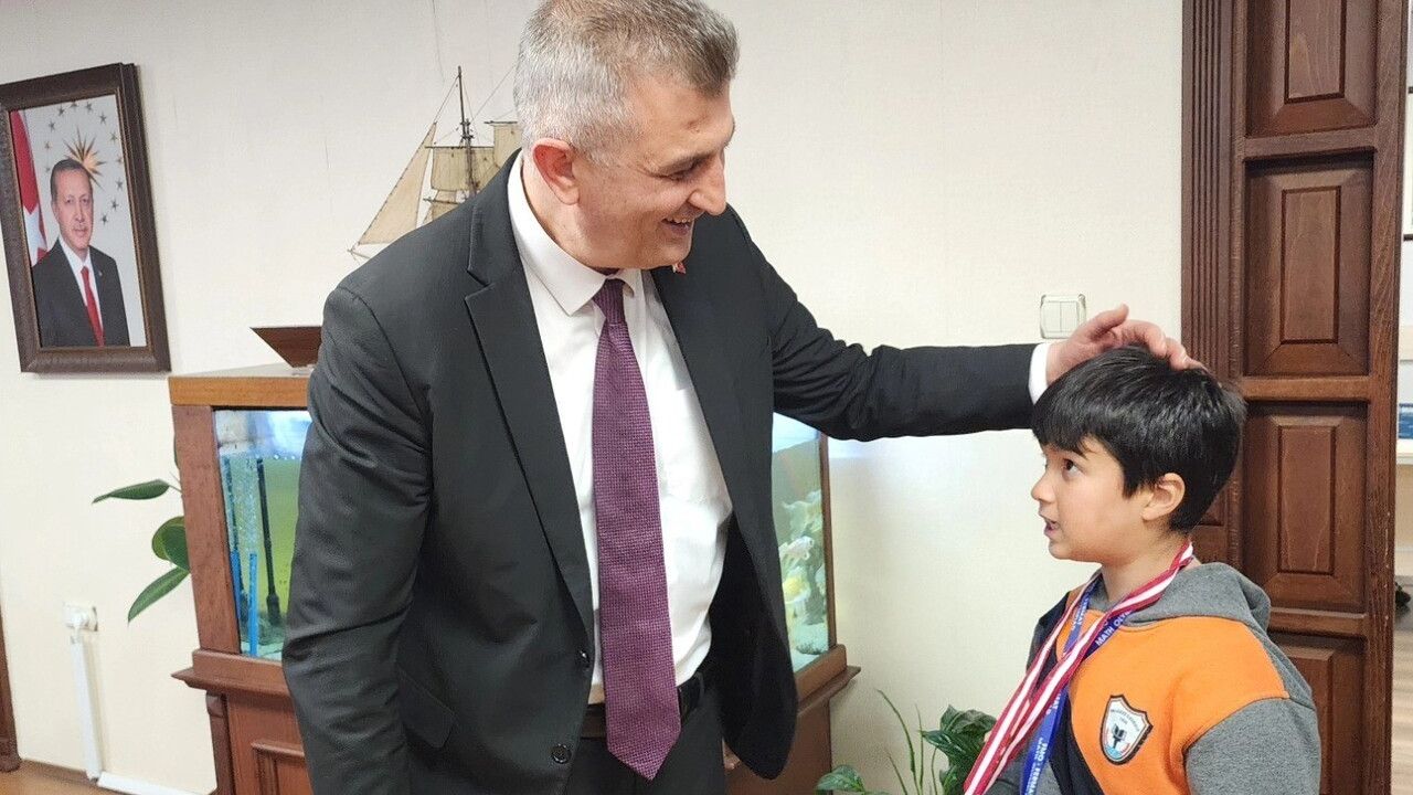 Altın Madalya Sahibi Minik Matematikçi