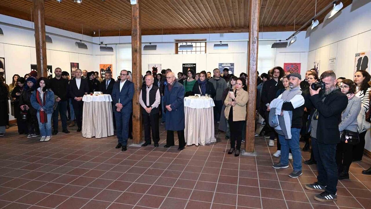 Altıntaş-Momayez Sergisi Anadolu Üniversitesi'nde Sanatseverlerle Buluştu