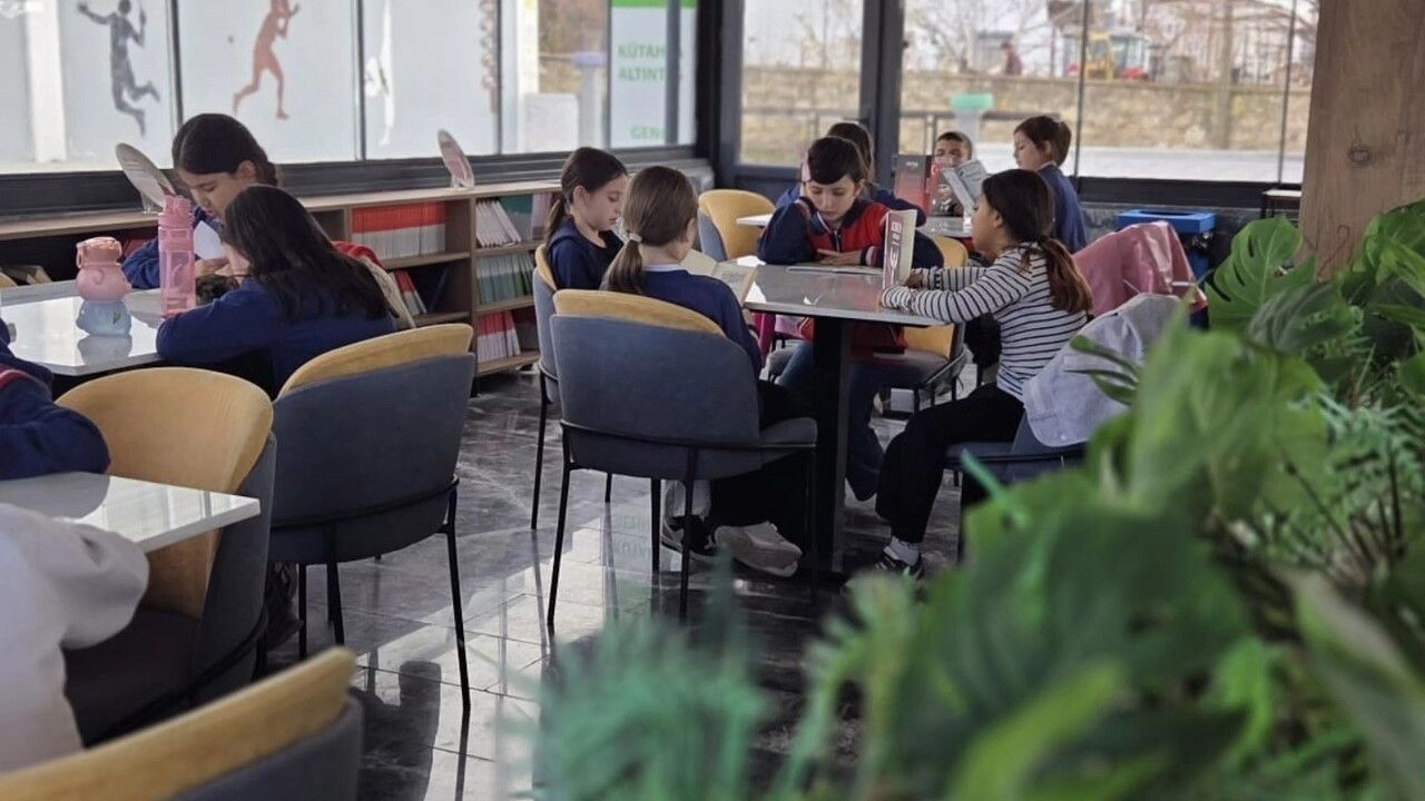 Altıntaş’ta Öğrencilere Yönelik Kitap Okuma Etkinliği