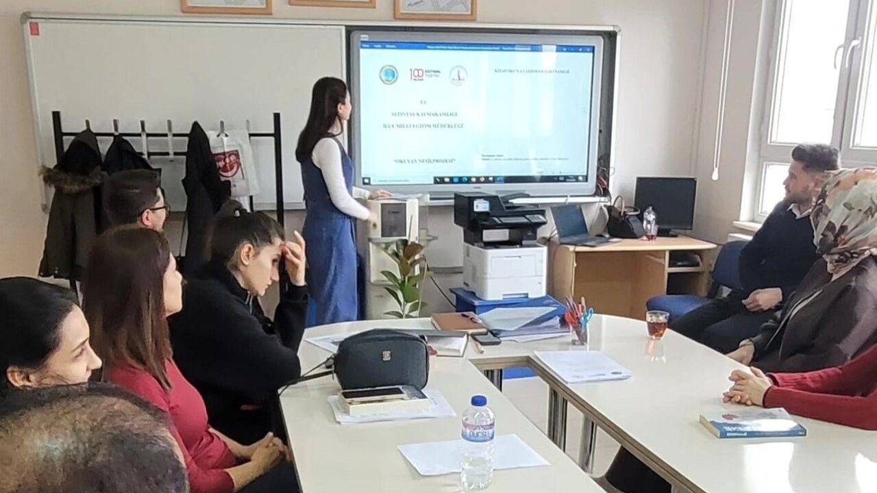 Altıntaş'ta "Okuyan Nesil" Projesinin Tanıtımı Yapıldı