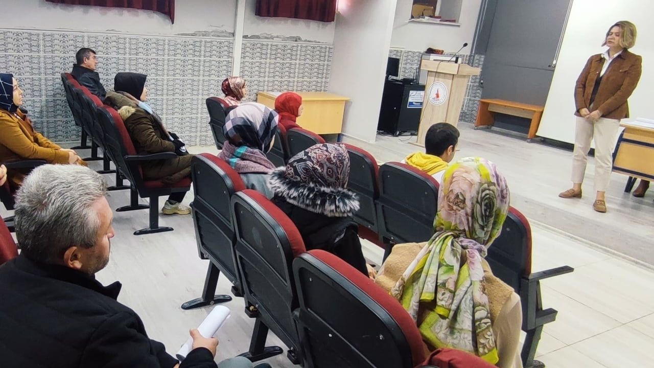 Altıntaş’ta YKS Başarısı İçin Velilere Bilgilendirme Toplantısı