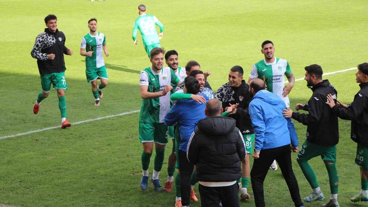 Amasyaspor, Artvin Hopaspor'u 3-2 Geçti