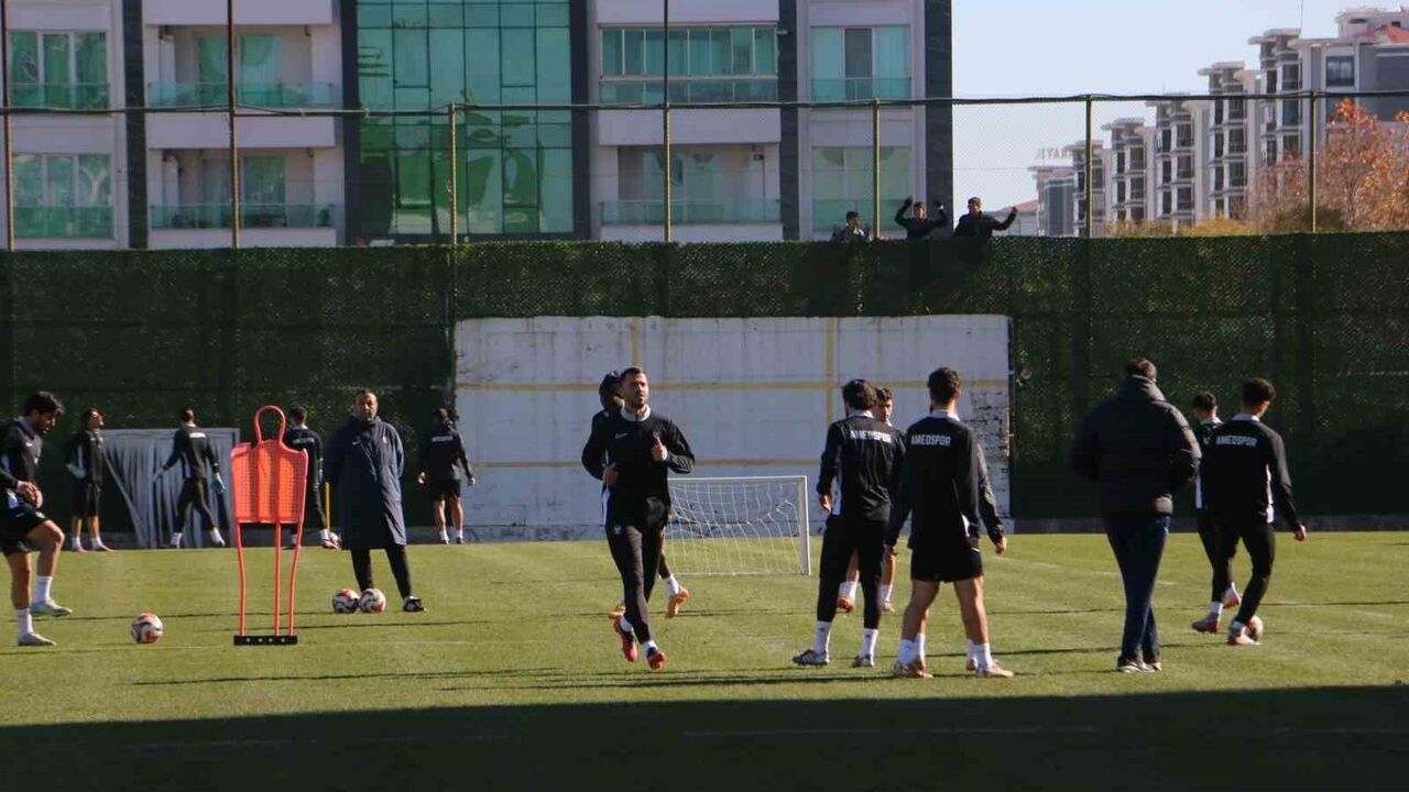 Amed Sportif Faaliyetler Teknik Direktörü Sinan Kaloğlu'dan Bodrum FK Maçına Hazırlık Açıklamaları