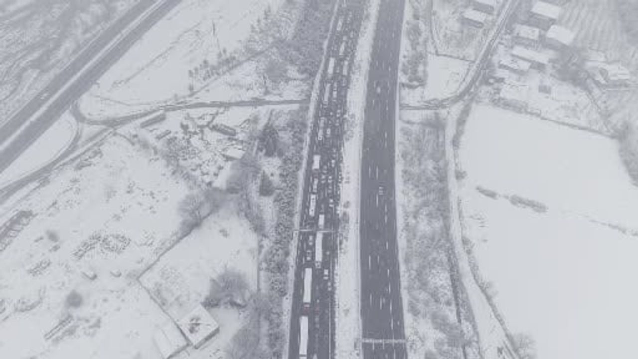 Anadolu Otoyolu'nda Kar Temizleme Çalışmaları