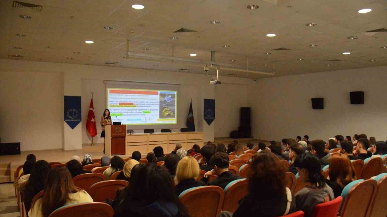 Anadolu Üniversitesi'nde 'Doğada ve Sanatta Taklit' Semineri