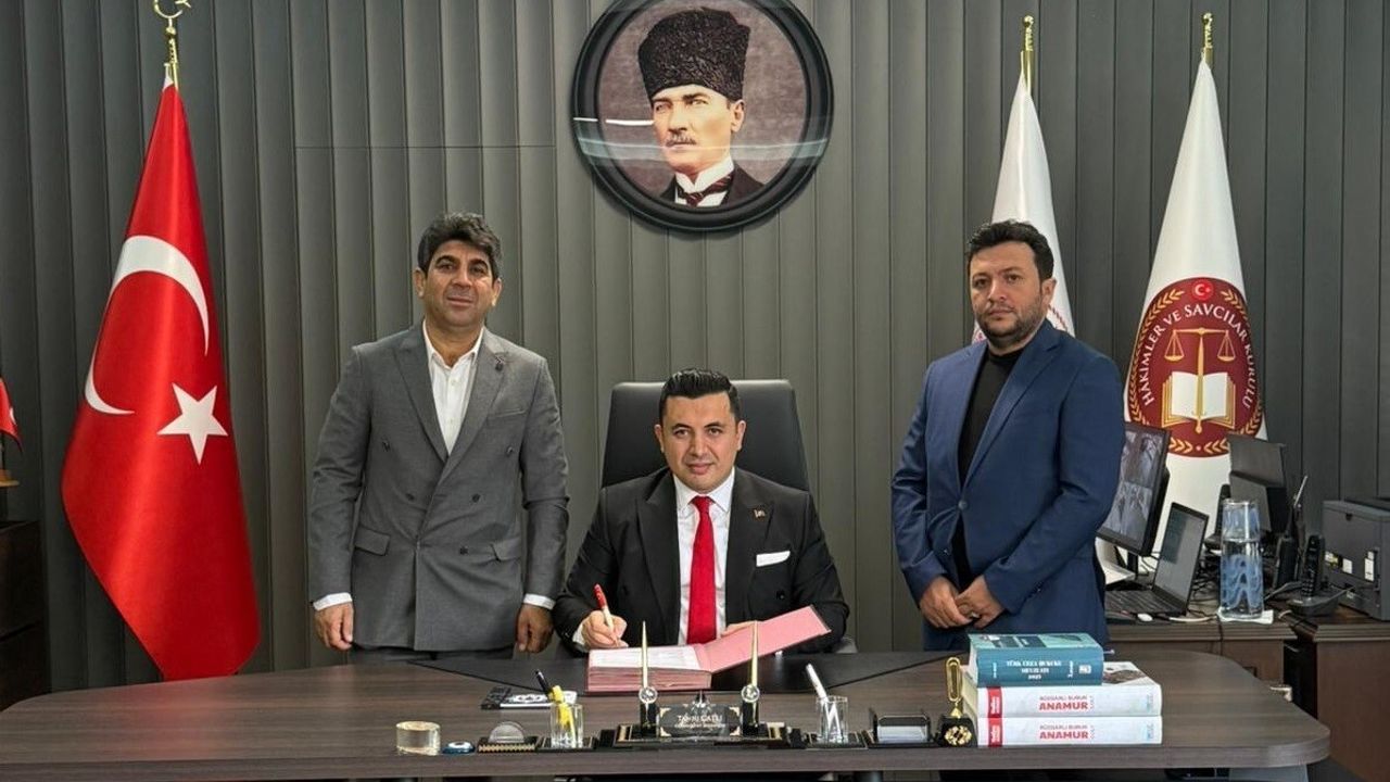 Anamur'da Yargı Mensupları İçin Modern Lojman Projesi İmzalandı