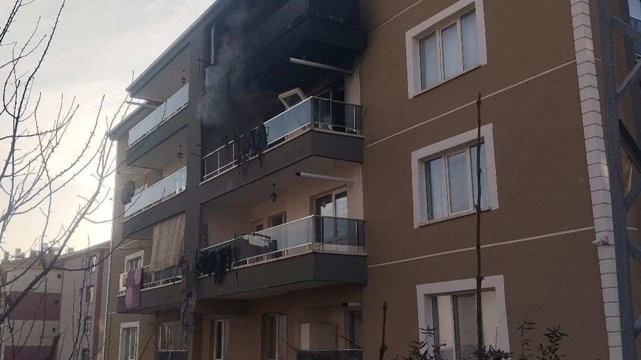 Ankara'da Apartman Yangını Paniğe Neden Oldu