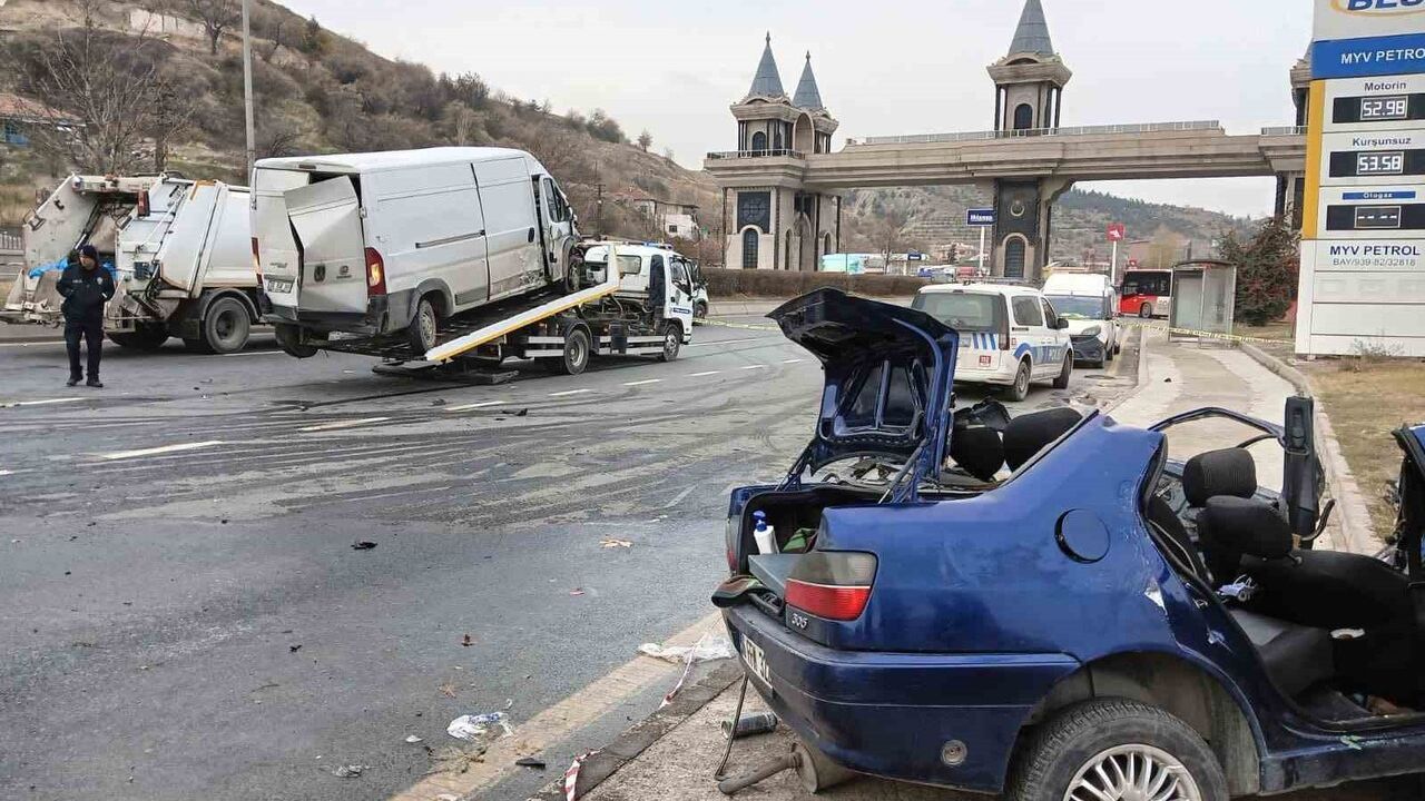 Ankara'da Trafik Kazası: 1 Ölü, 3 Yaralı