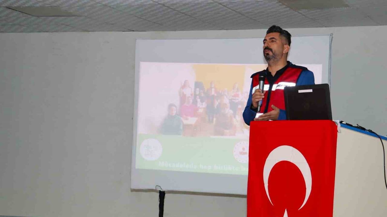 Anneler Uyuşturucu ile Mücadelede Eğitiliyor