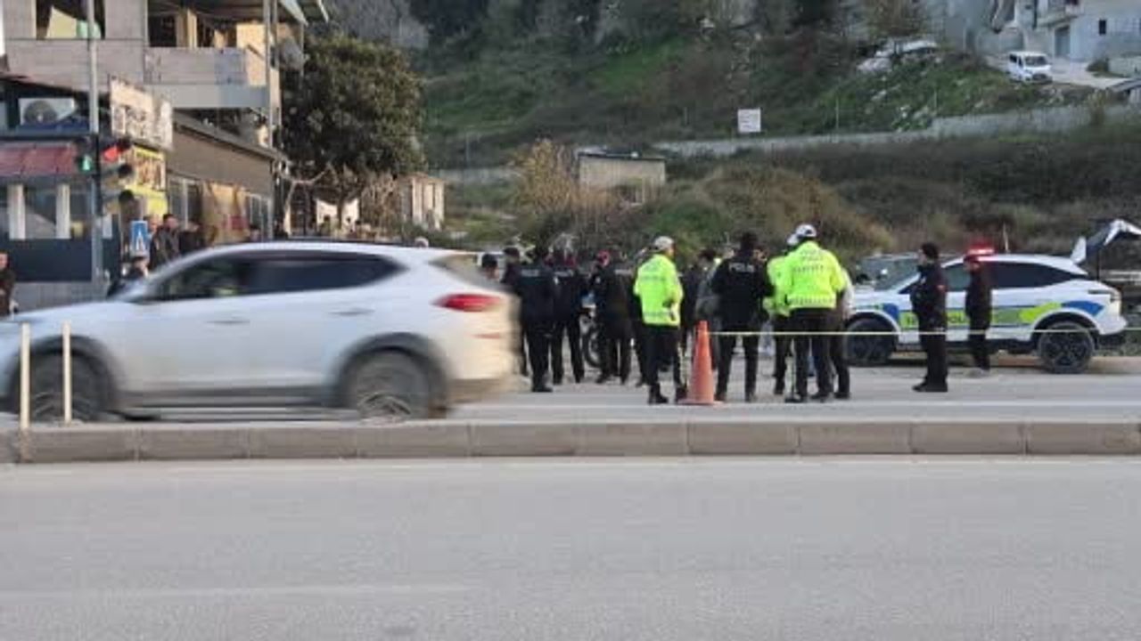 Antakya'da Beton Mikseri Motosiklete Çarpınca 13 Yaşındaki Çocuk Hayatını Kaybetti