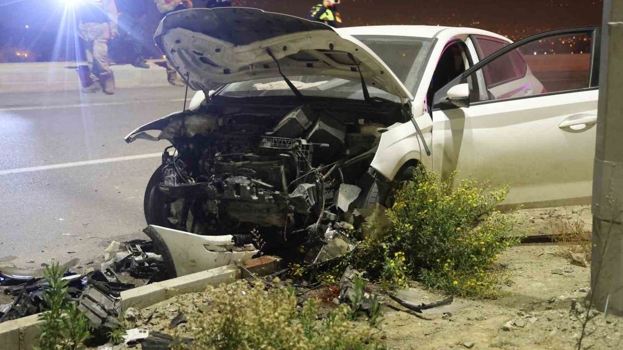 Antakya'da Kafa Kafaya Trafik Kazası