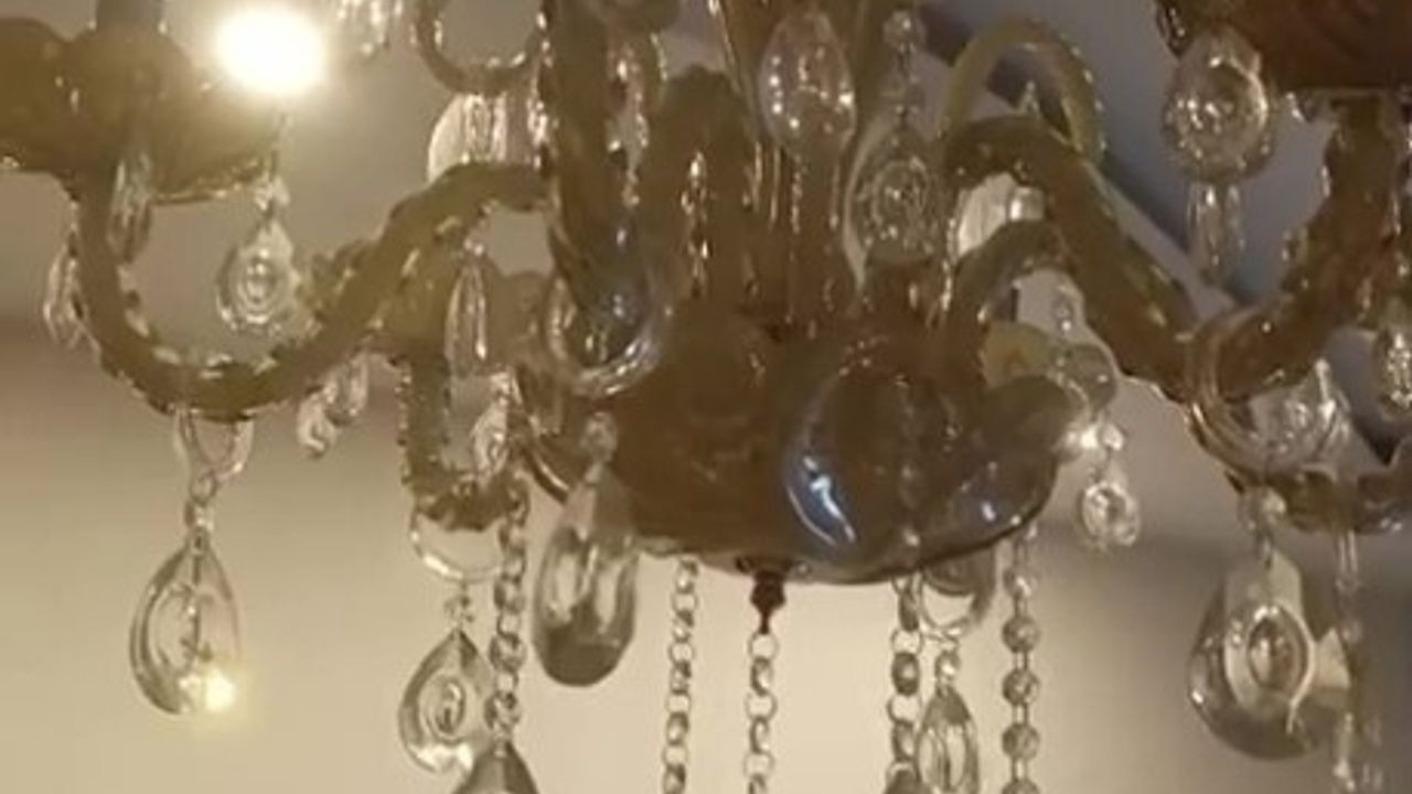 Antalya'da 4.3 Büyüklüğünde Deprem, Güvenlik Kameralarında Anbean Kaydedildi