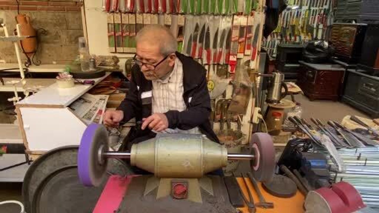 Antalya'da 7. Kuşak Bıçak Bileme Ustası Çırak Bulamıyor