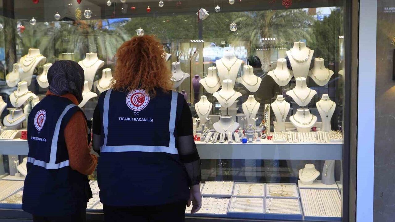 Antalya'da Kuyumcu ve Emlakçı Denetimleri Devam Ediyor