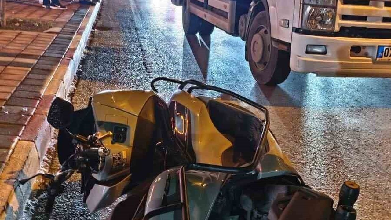 Antalya'da Motosiklet Kazası: 17 Yaşındaki Sürücü Hayatını Kaybetti