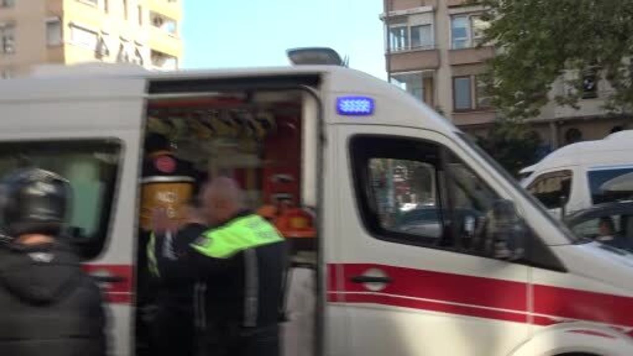 Antalya'da Motosiklet Kazası: İki Sürücü Yaralandı