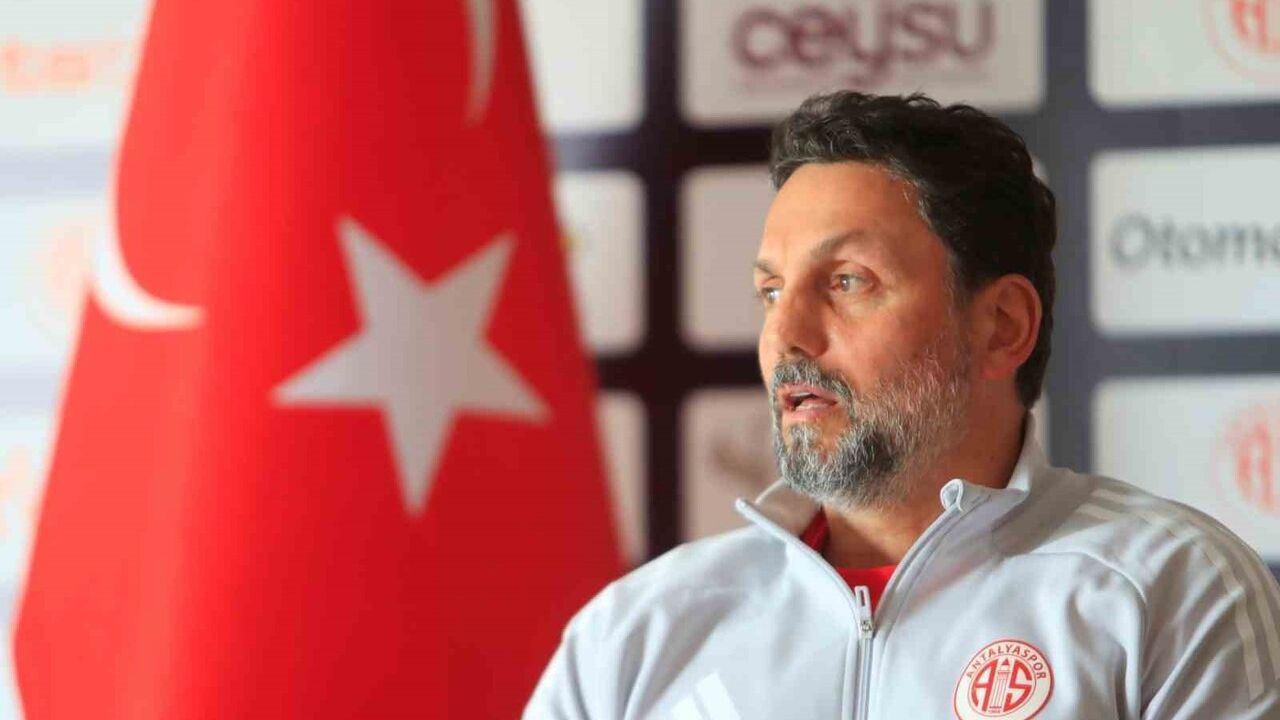 Antalyaspor Erol Bulut ile Yollarını Ayırdı