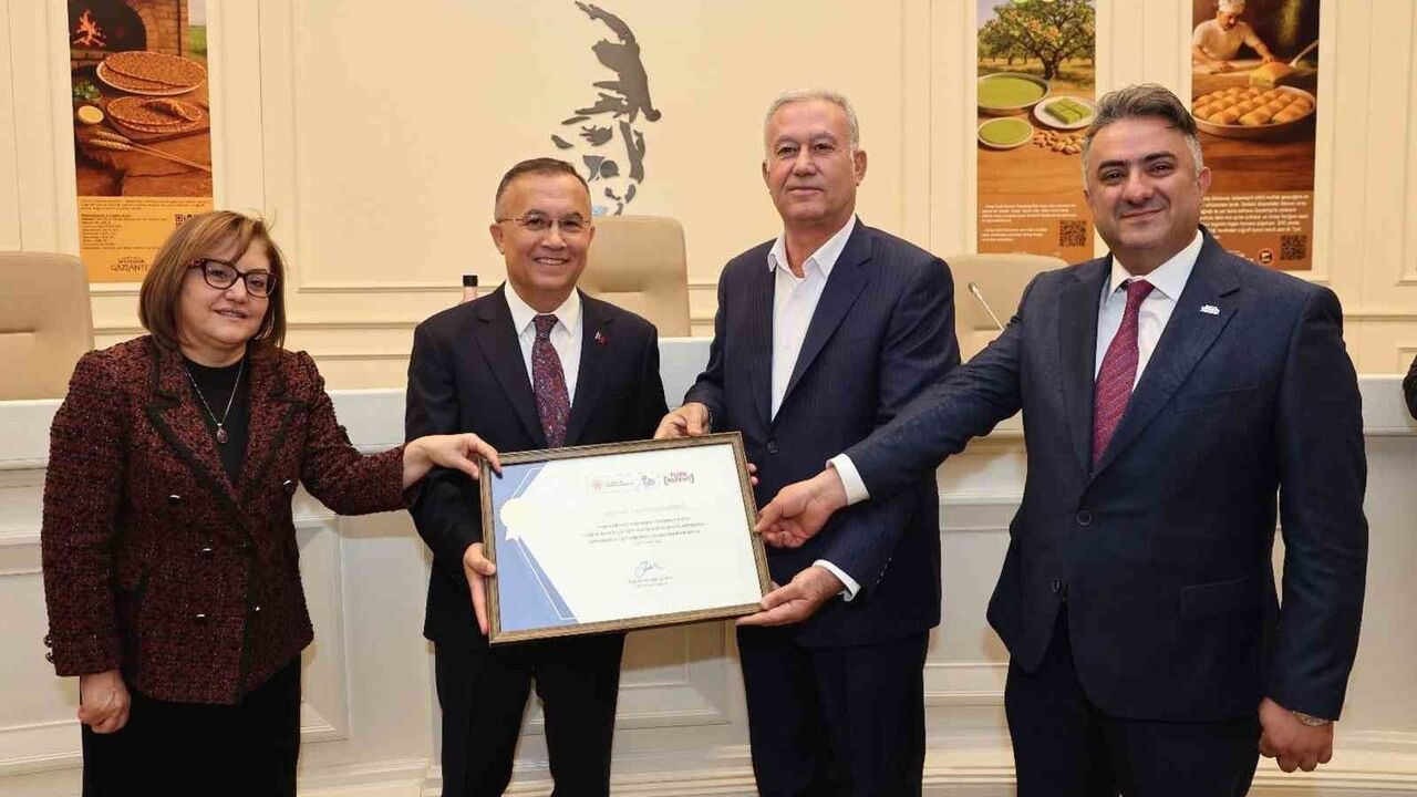 Araban Sarımsağı'na Tescil İçin Teşekkür Belgesi