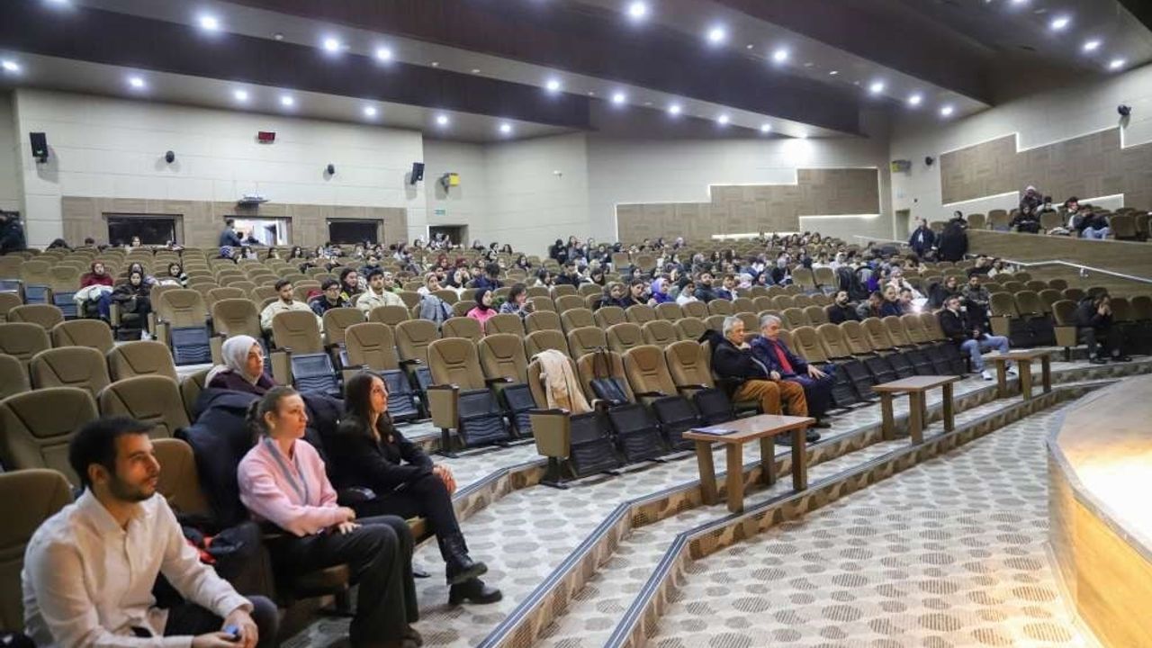 Ardahan'da Bağımlılıkla Mücadele Konferansı
