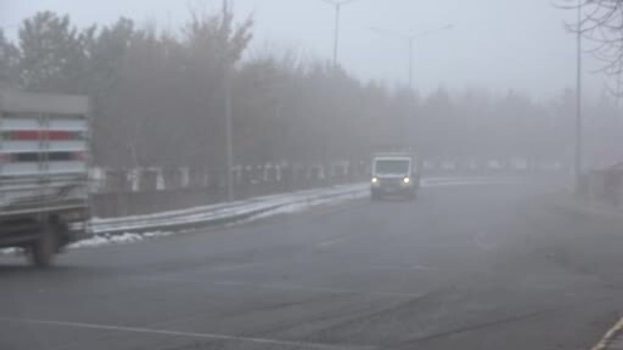 Ardahan'da Sis Etkisi: Şehir Kayboldu