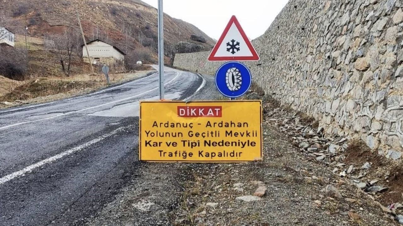 Ardanuç-Ardahan Kara Yolu Kış Boyunca Ulaşıma Kapandı