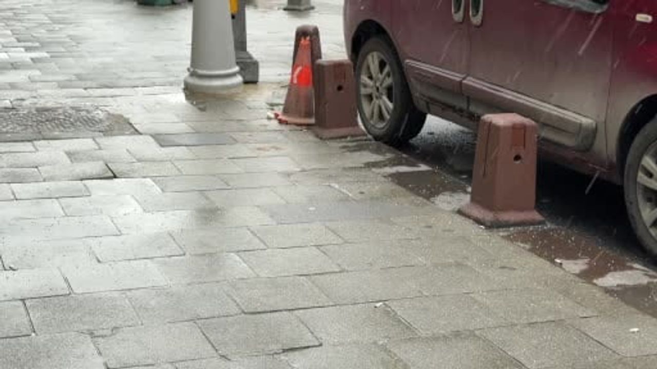 Arnavutköy'de Kar Yağışı Başladı