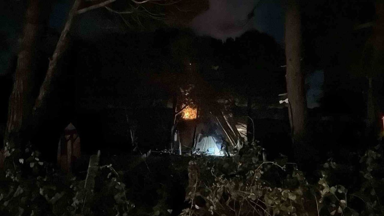 Arnavutköy Terkos'ta Bungalov Evler Yangınla Yok Oldu