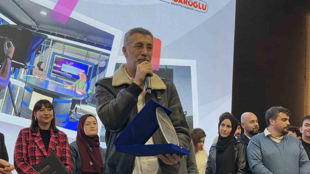 Arnavutköy Yeni Medya Akademisi İlk Mezunlarını Kutladı