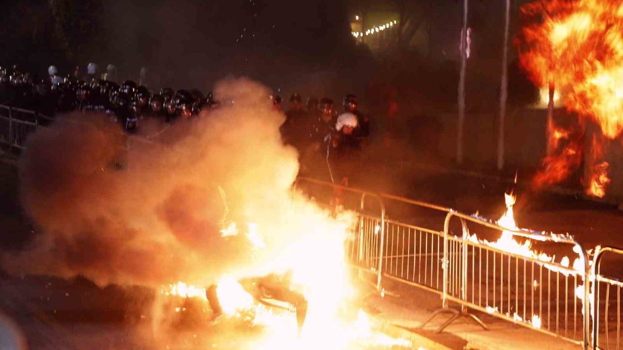 Arnavutluk'ta Hükümet Karşıtı Protestolar Tırmanıyor