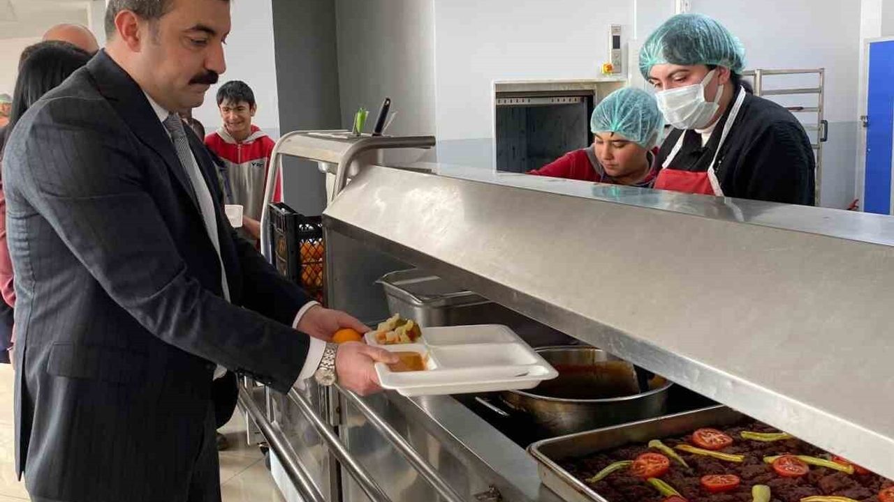 Arpaçay Kaymakamı Öğrencilerle Bir Araya Geldi