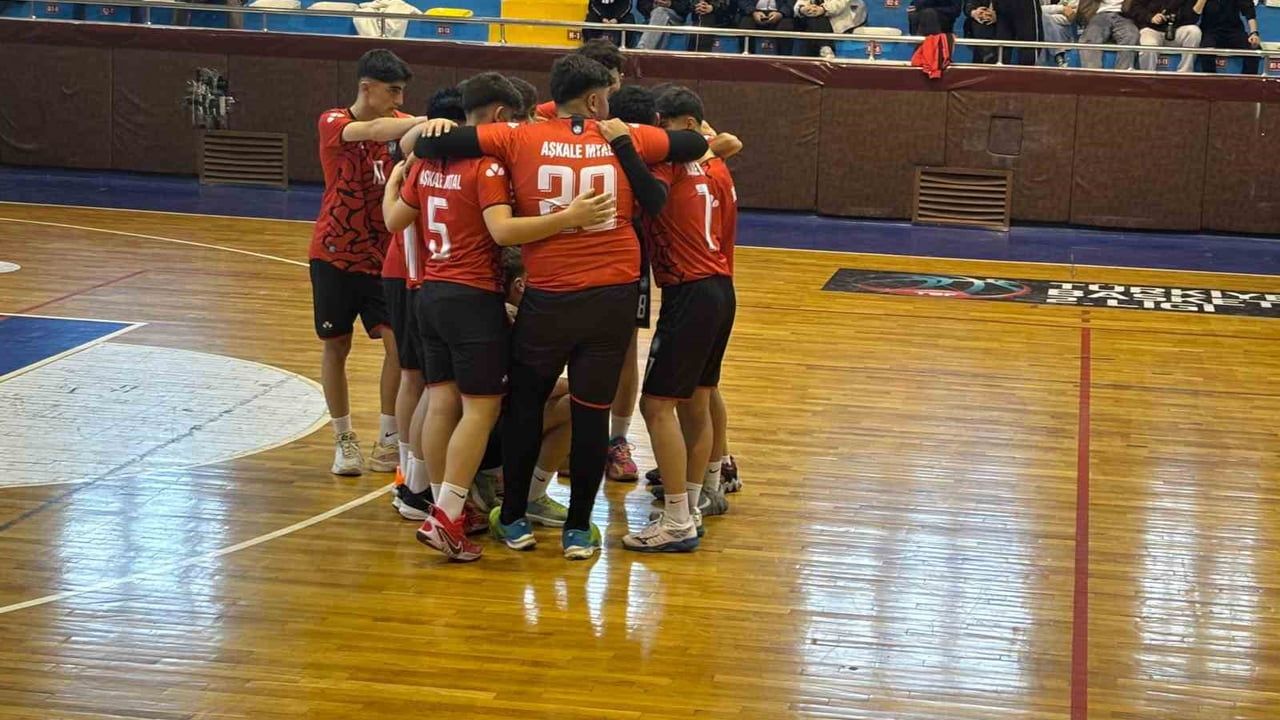 Aşkale Mesleki ve Teknik Anadolu Lisesi Voleybolda İl İkincisi