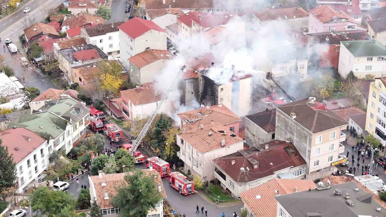 Ataşehir'de Yangın Panik Yarattı