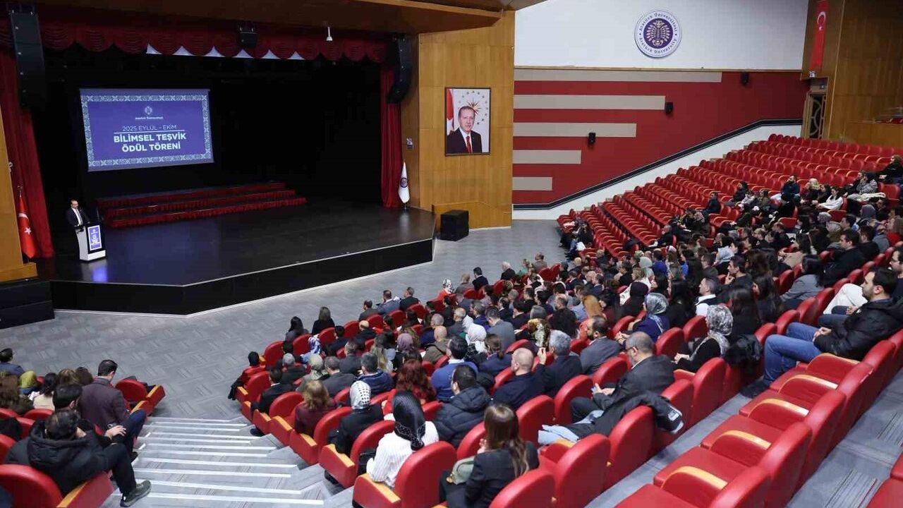 Atatürk Üniversitesi'nde Bilimsel Teşvik Töreni Düzenlendi