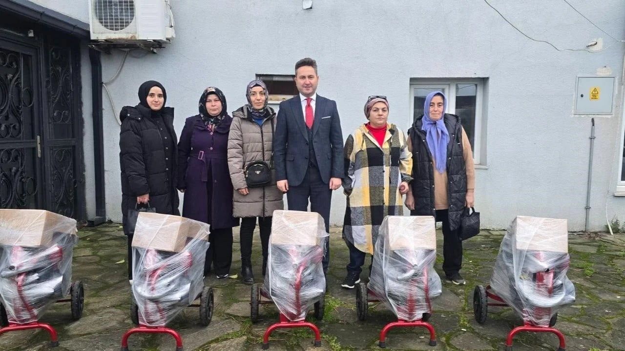 Ayancık’ta Kadın Üreticilere Süt Sağım Makinesi Desteği