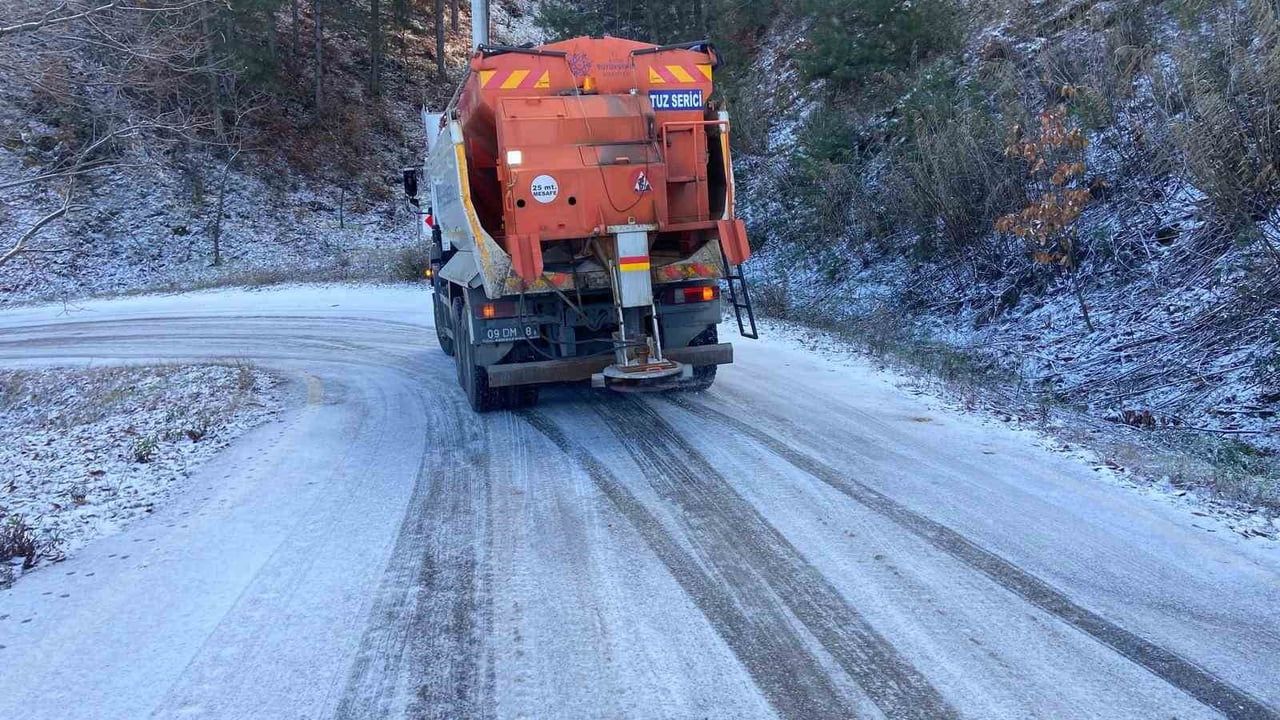 Aydın Büyükşehir Belediyesi Karla Mücadeleye Başladı