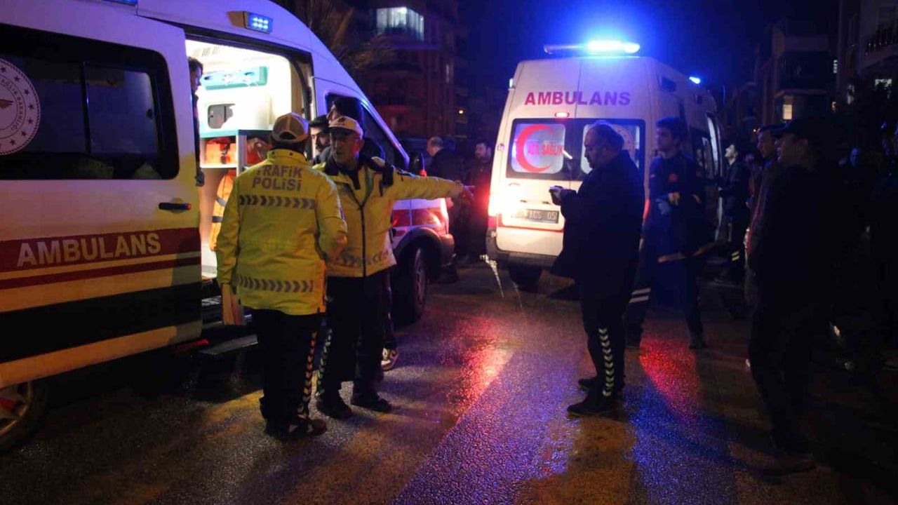 Aydın'da Otomobil ve Ticari Araç Çarpıştı: 7 Yaralı