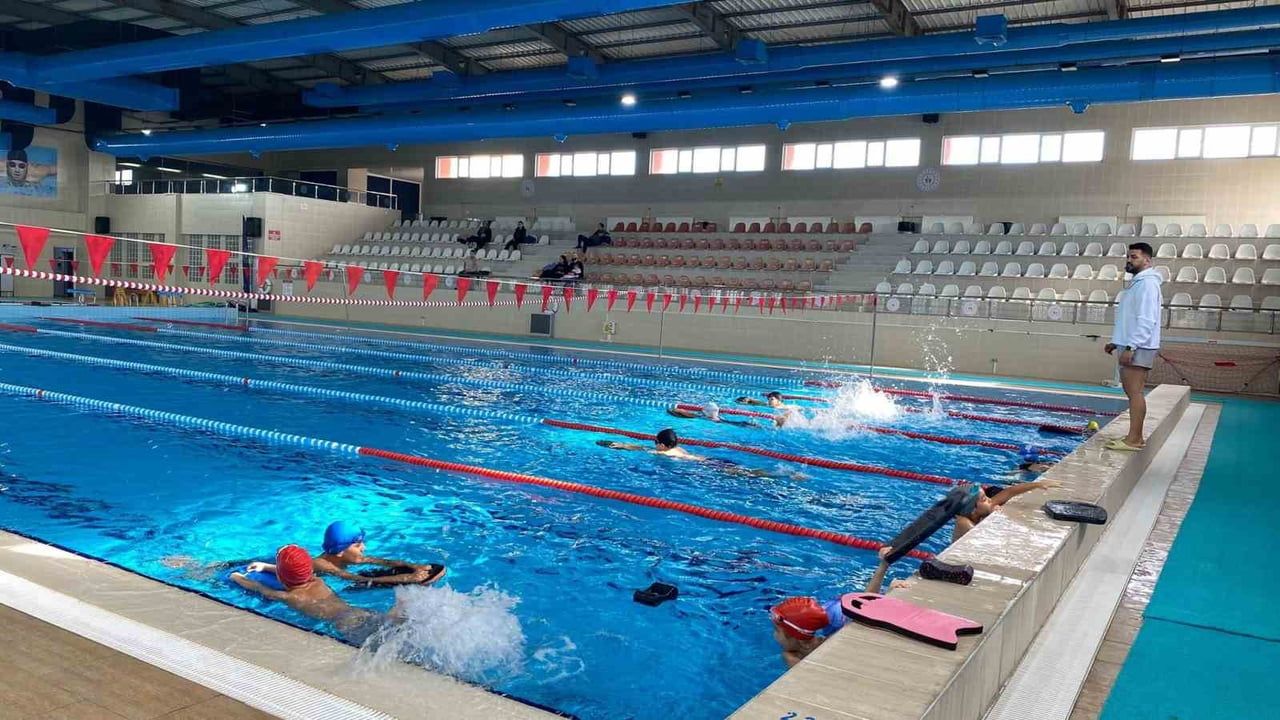 Aydın’da Yüzme Eğitimleri Devam Ediyor