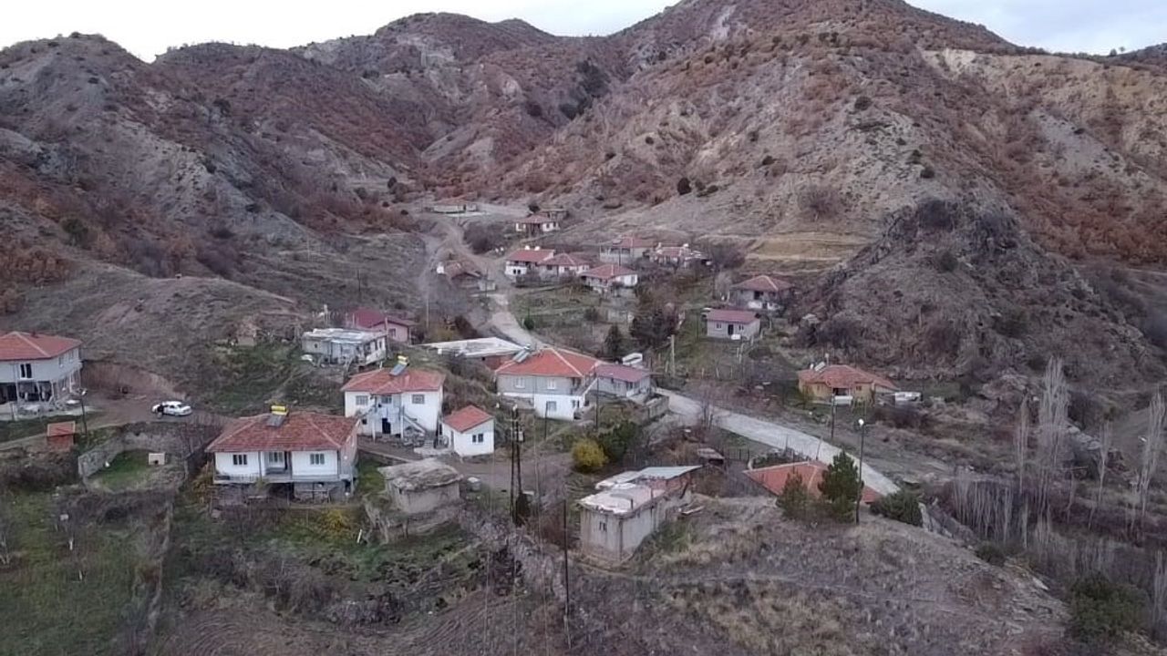 Aydıncık'ın Tek Kadın Muhtarı Dilek Efe'nin Hikayesi