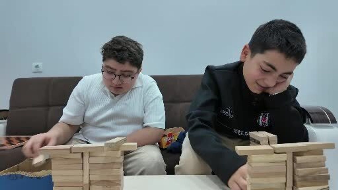 Baba, Kızını Kaybettikten Sonra Oğluna Umut Olmak İçin Dernek Kurdu