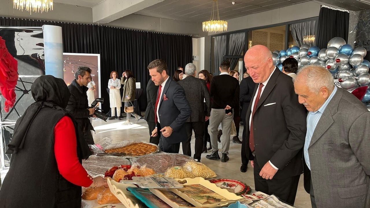 Babadağ Yöresel Lezzetleri ve Kıyafetleriyle Okisder Festivalinde Büyüledi