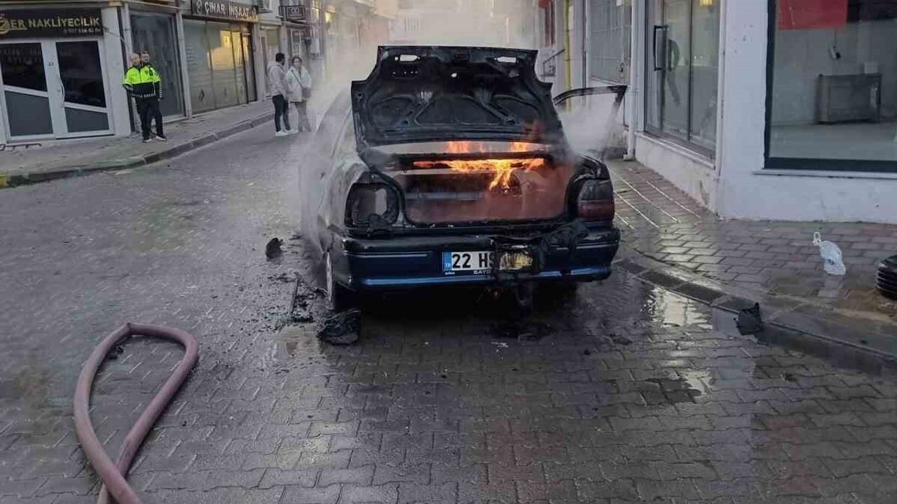 Babaeski'de Otomobil Yangını