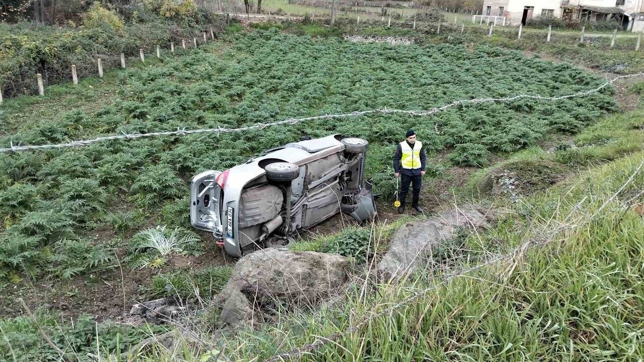 Bafra'da Otomobil Tarlaya Uçtu