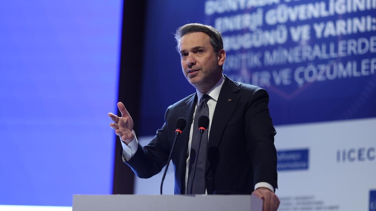 Bakan Bayraktar, 2026'da Akkuyu Nükleer Santrali'nde Elektrik Üretimini Hedefliyor