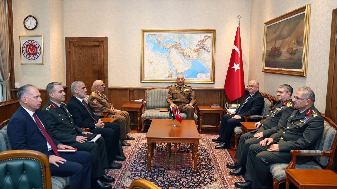 Bakan Güler, Libya Genelkurmay Başkanı Al-Haddad ile Bir Araya Geldi